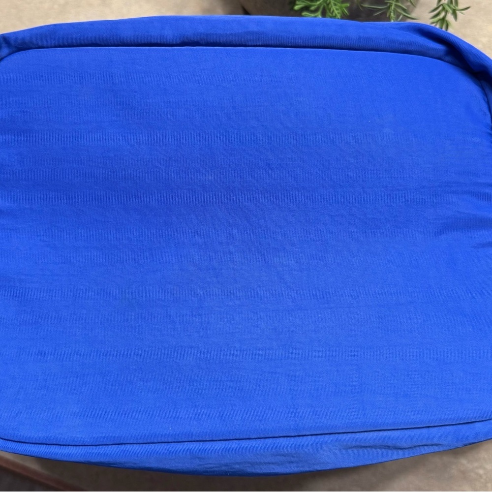 BÉIS Crescent Catchall in Colbalt Blue tote bag - Picture 4 of 5
